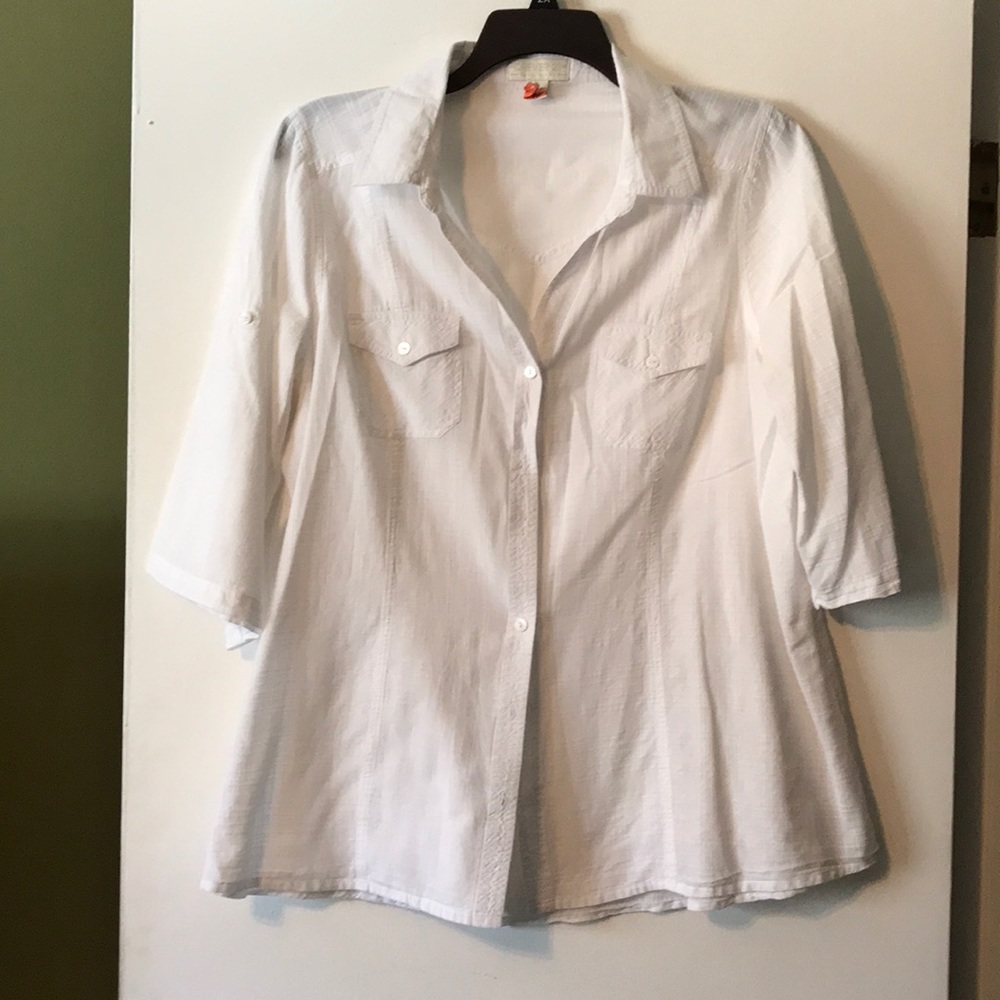 Like new white button down 3/4 sleeve top